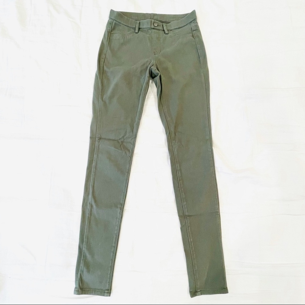 Uniqlo green legging pants